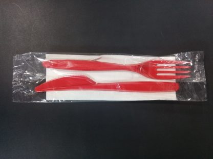 set de cubiertos resistentes marca darnel com servilleta empacados individualmente color rojo o transparentes